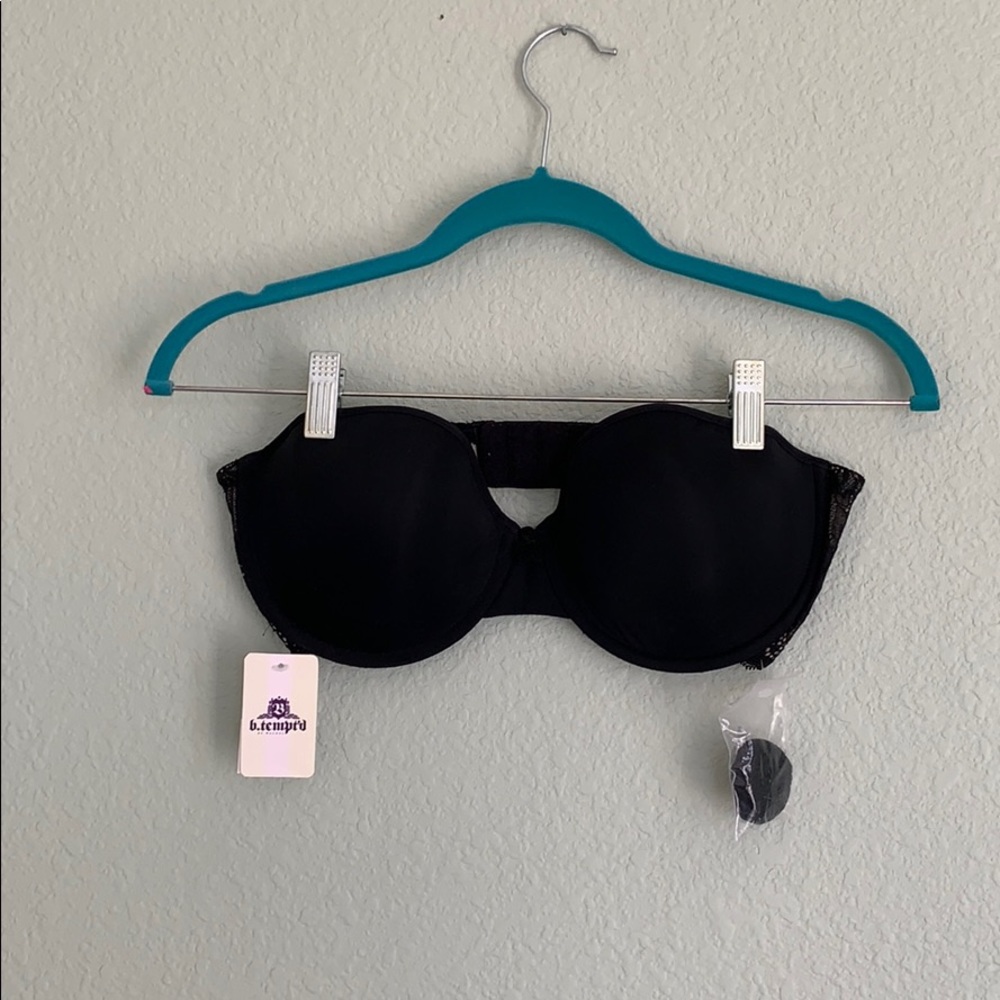B Tempted strapless convertible bra w/ lacebackNWT